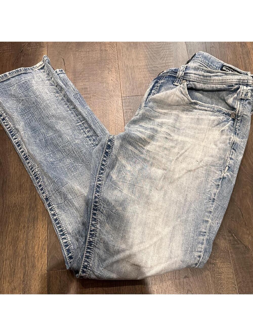 Buckle Men's Blue Jeans